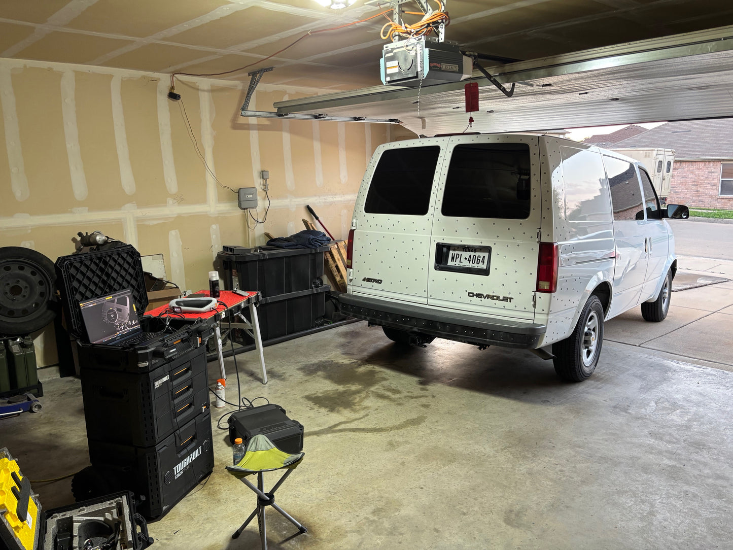 3d Scan - Chevy Astro Cargo Van '05 - Rear_Bottom