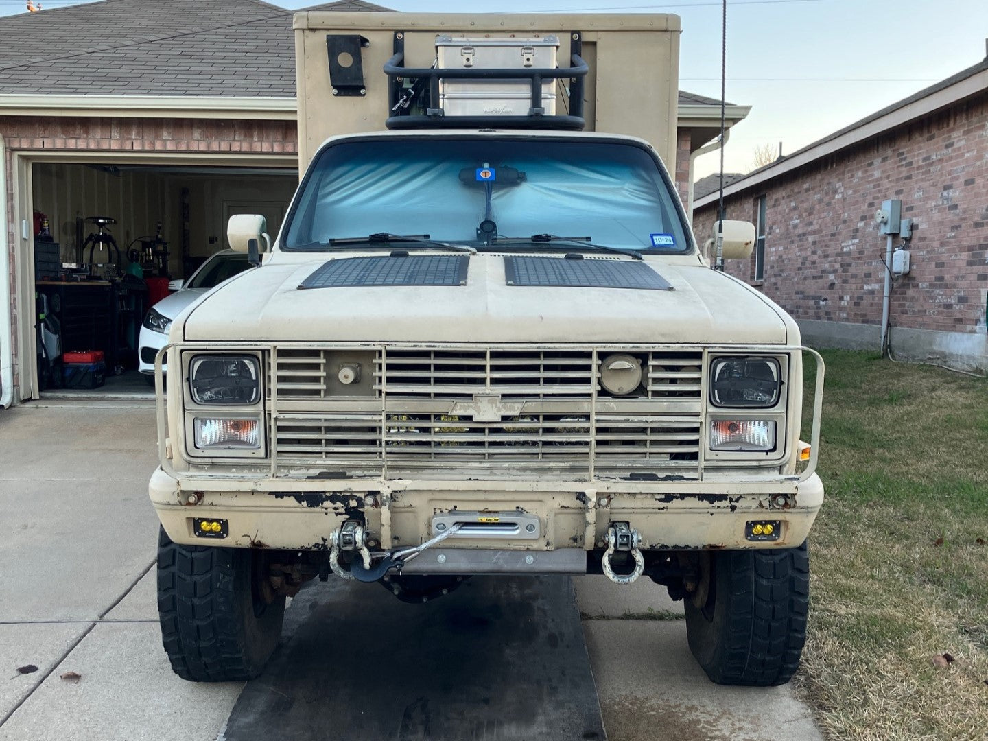 GM Truck ( '81-'87 ('91)) - Light Mount (Behind Grill)